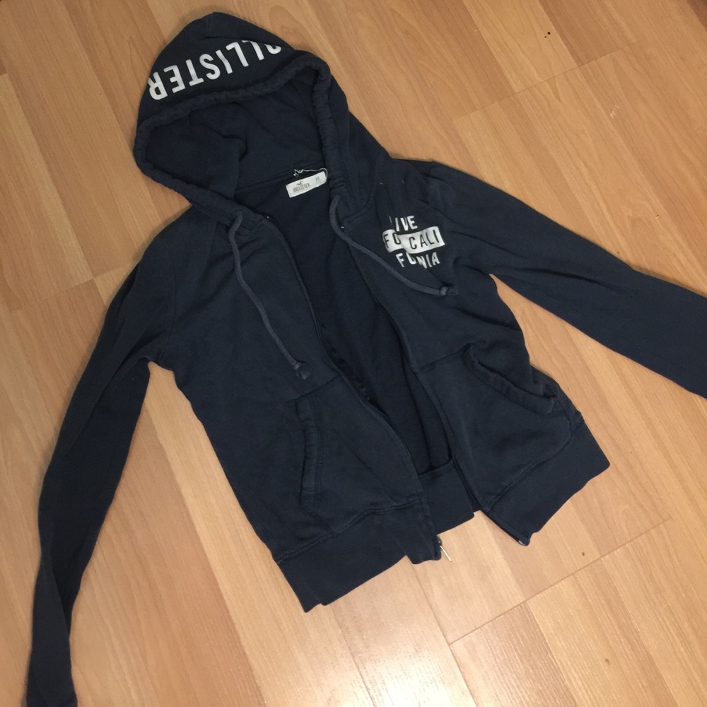 xs hollister jacket