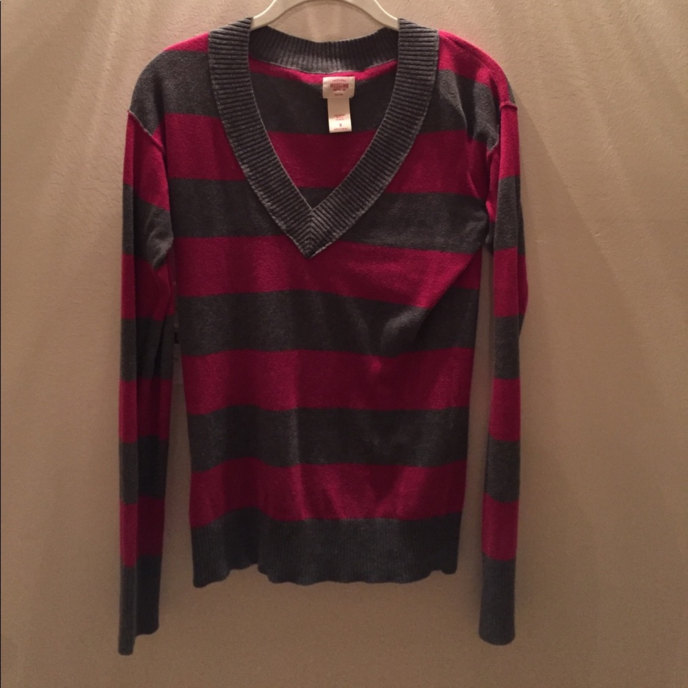 Stripped V-Neck Sweater
