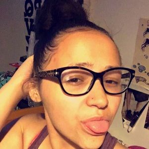 Meet your Posher, Briana