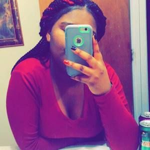 Meet your Posher, Leticia