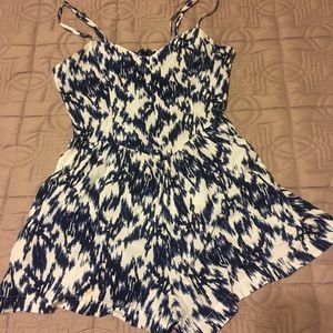 Blue/white pattern romper