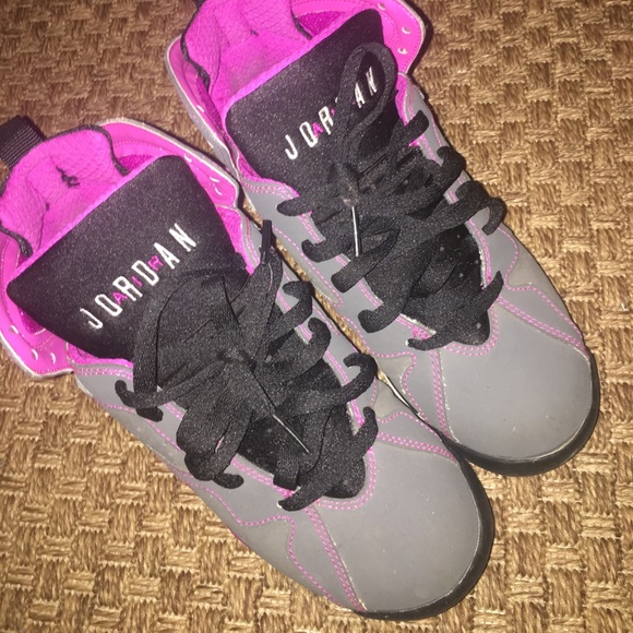 Girl's Jordan Sneakers - Picture 1 of 4