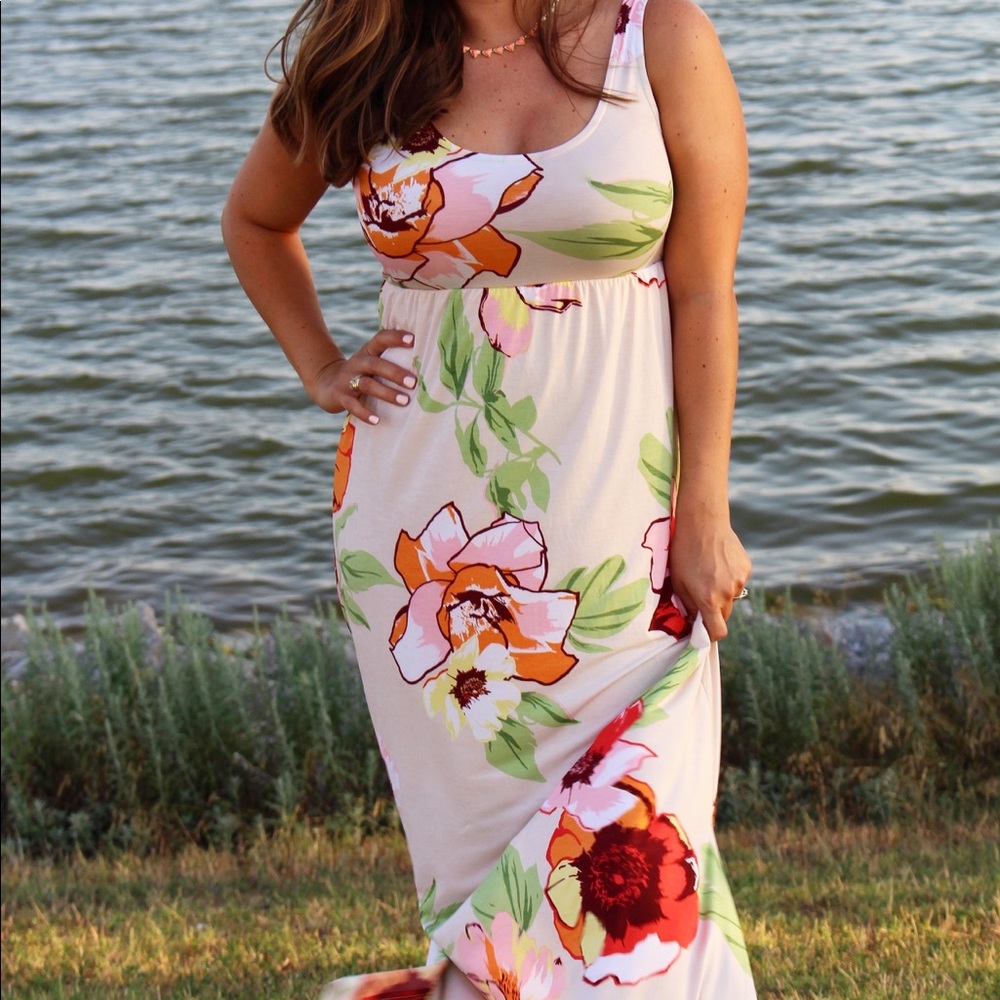 Entro Floral Maxi Dress