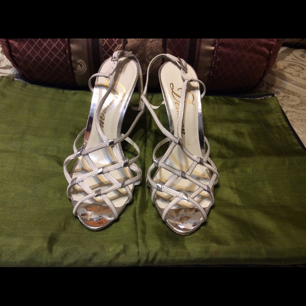 Delman Bone/Silver Lthr Sandal 7 1/2M $125