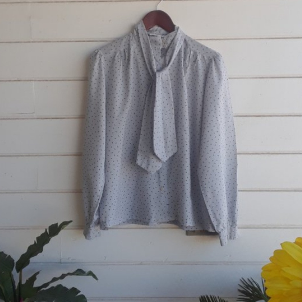 Beautiful light gray blouse!