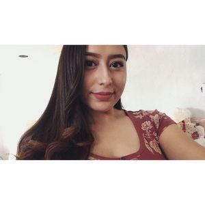 Meet your Posher, Desiree