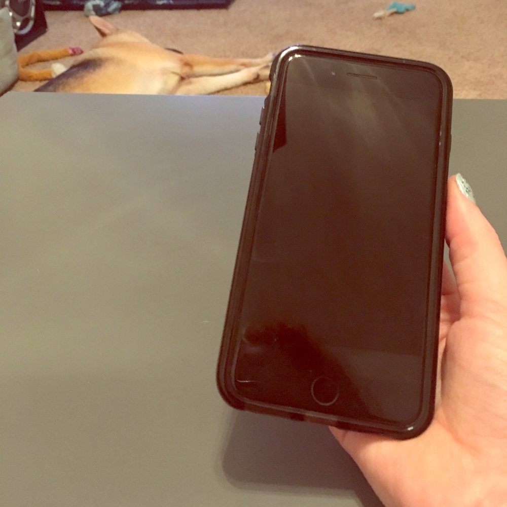 Black Glossy iPhone 7