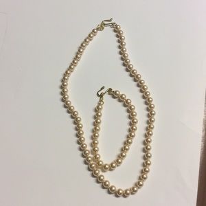 Cultured Pearl necklace and bracelet set