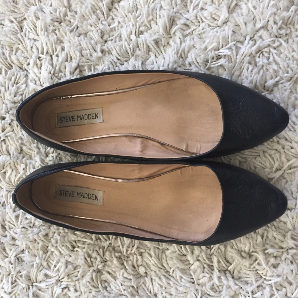 Steve Madden black flats