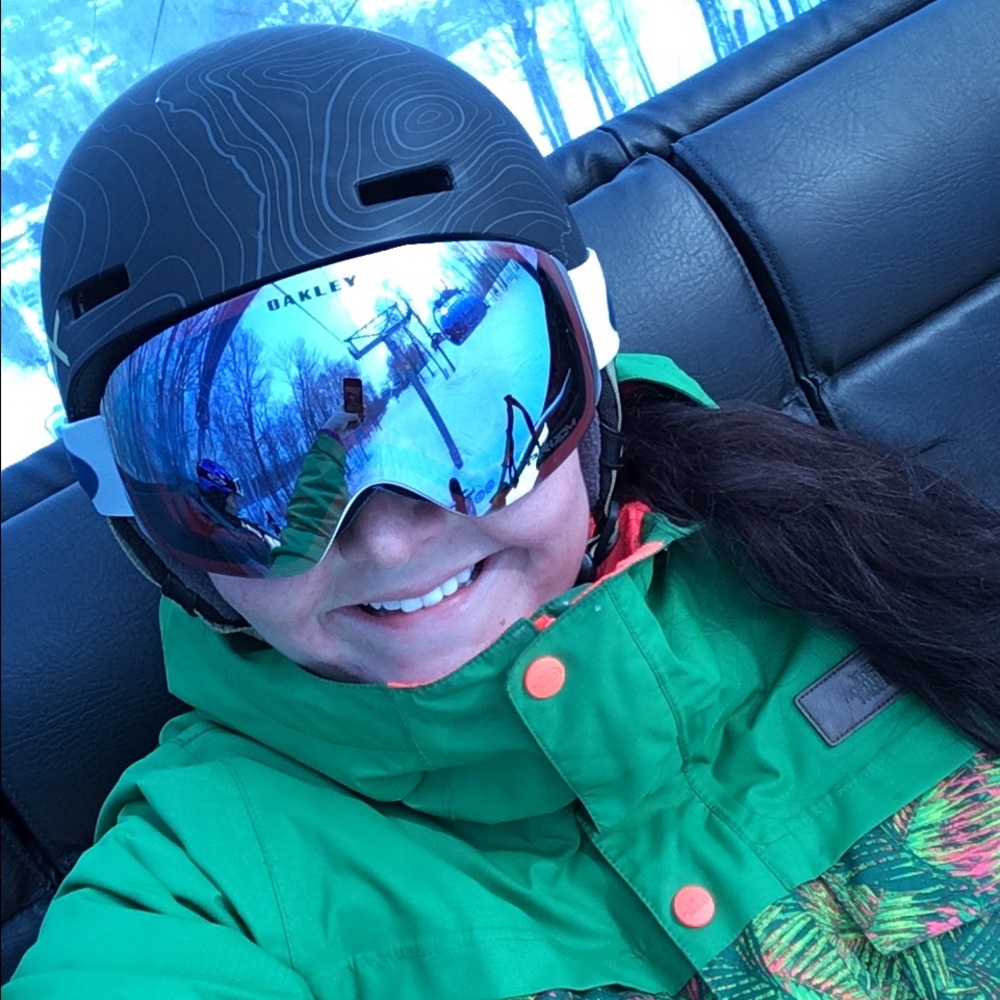 Meet your Posher, Simone