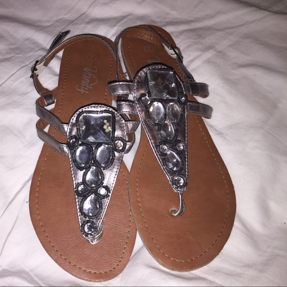 Vanity bedazzled flip flops