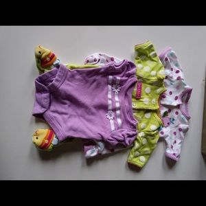 Preemie 2 footies and a onesie bundle 3 for $$5