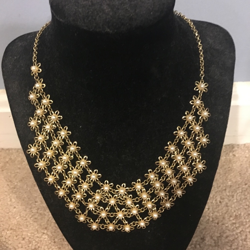 Pearled flower necklace