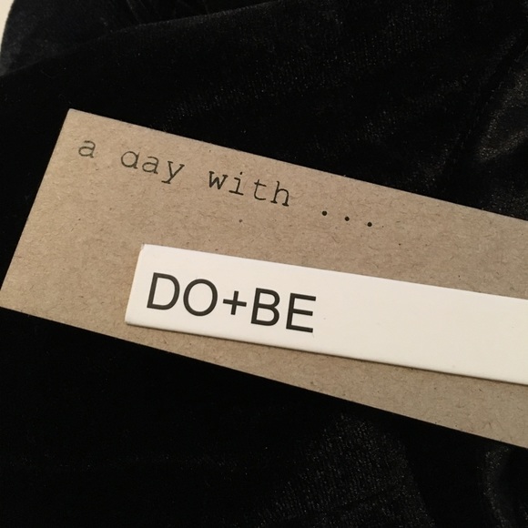 Black velvet halter top - Picture 6 of 6