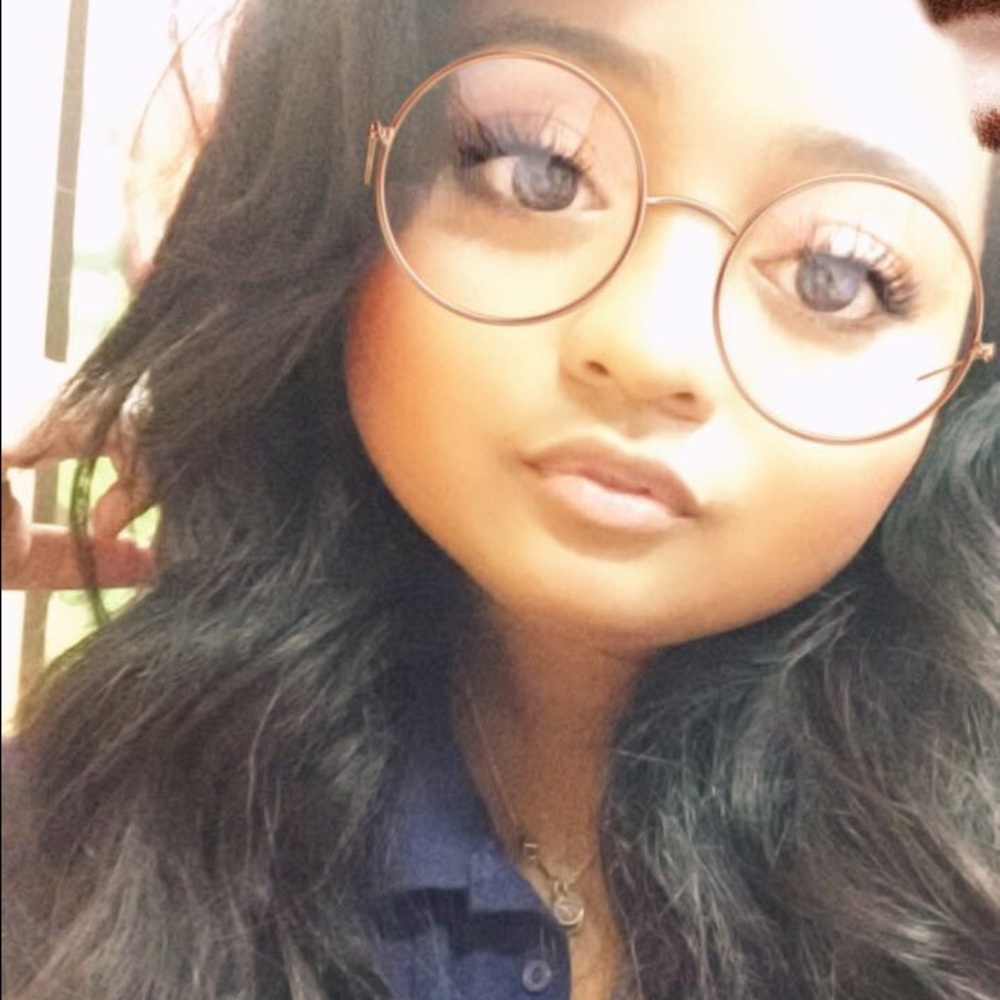 Meet your Posher, Jasmine