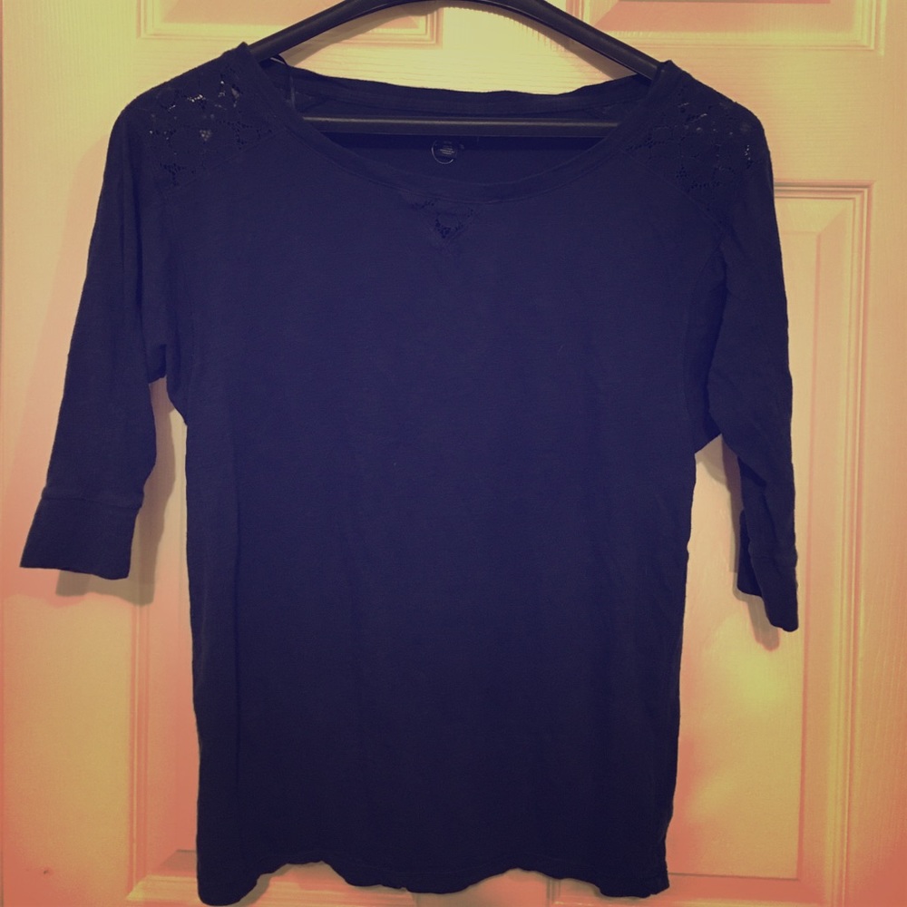 American Eagle 3/4 Eyelet Tee