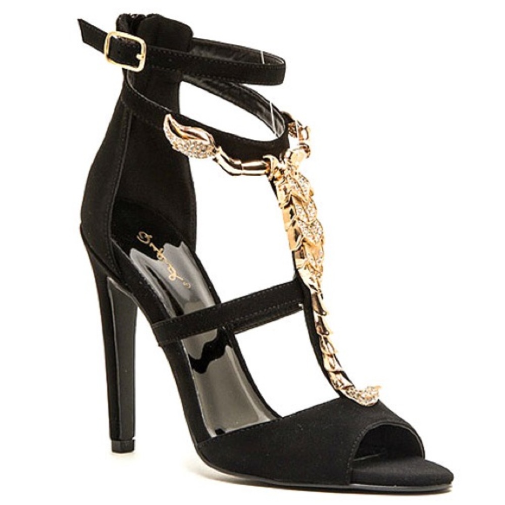 Black ankle pumps 4-5 inches
