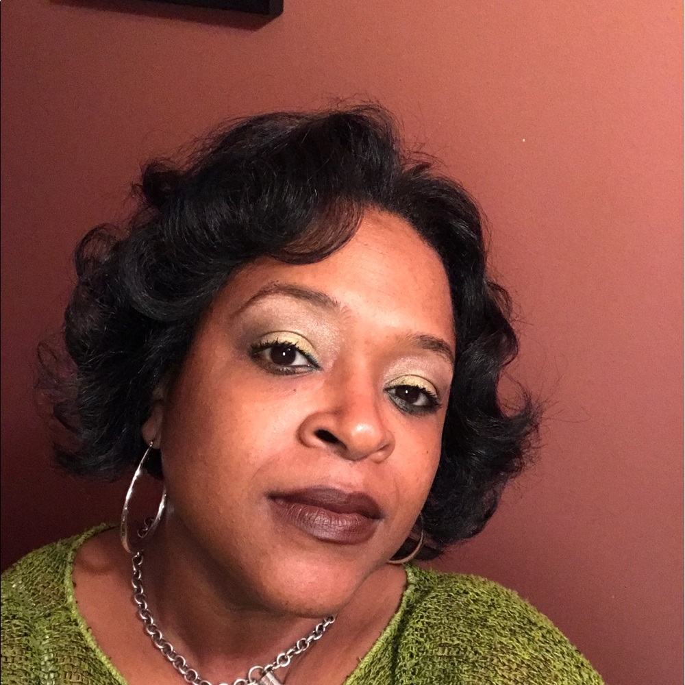Meet your Posher, Sondra