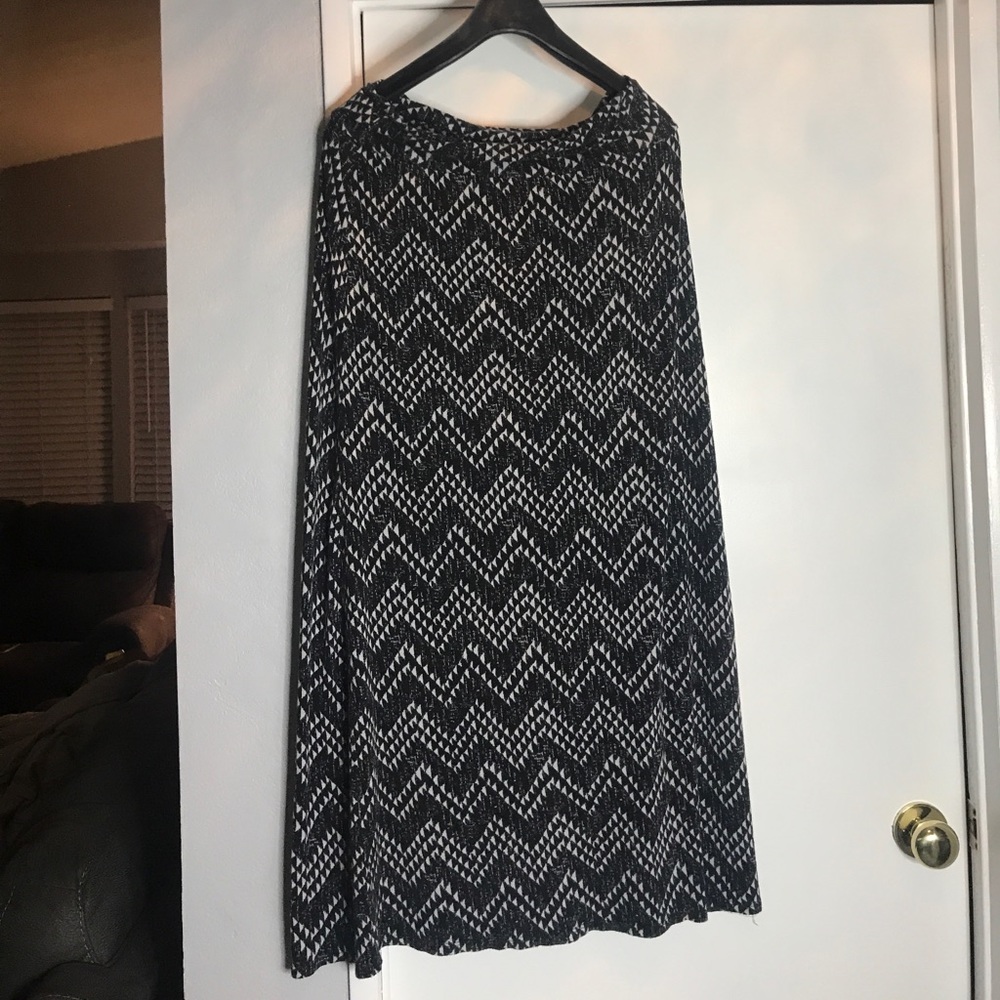Black and white maxi skirt