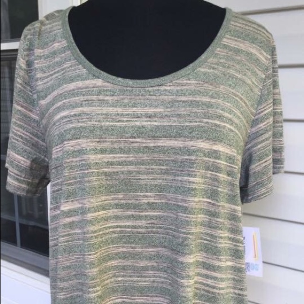 LuLaRoe Classic Tee- XL