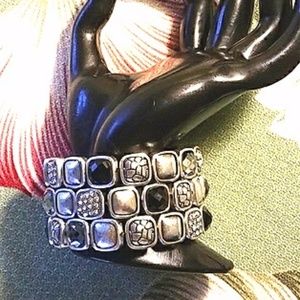 3- STRAND STRETCH BRACELET