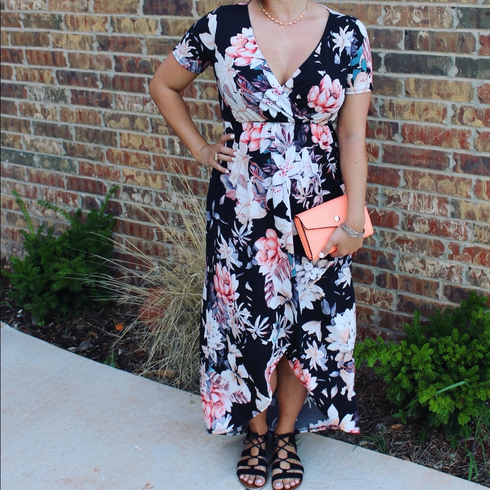 Black Floral Wrap Dress 🌺