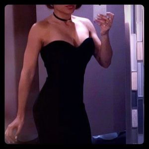 Black sweetheart neckline w/damask print overlay