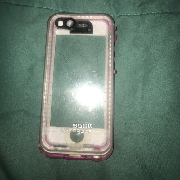 An iPhone 5s case - Picture 2 of 5