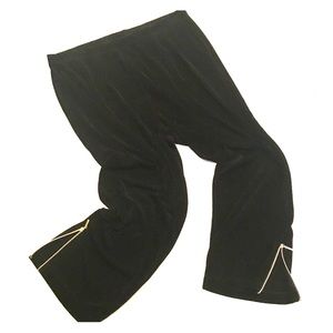 Chico's Travelers Zipper Crop