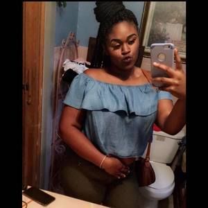 Meet your Posher, Juanetta