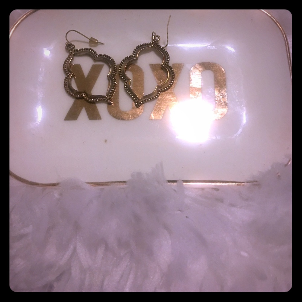 Gold cutout earrings