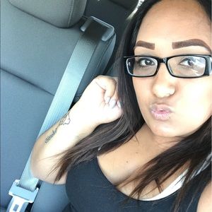 Meet your Posher, Vanessa