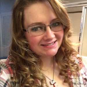 Meet your Posher, Angie