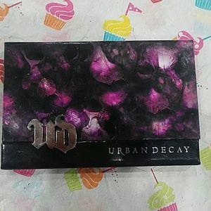 Beauty with an edge - urban decay