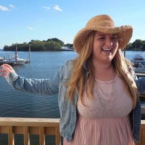 Meet your Posher, Annamarie