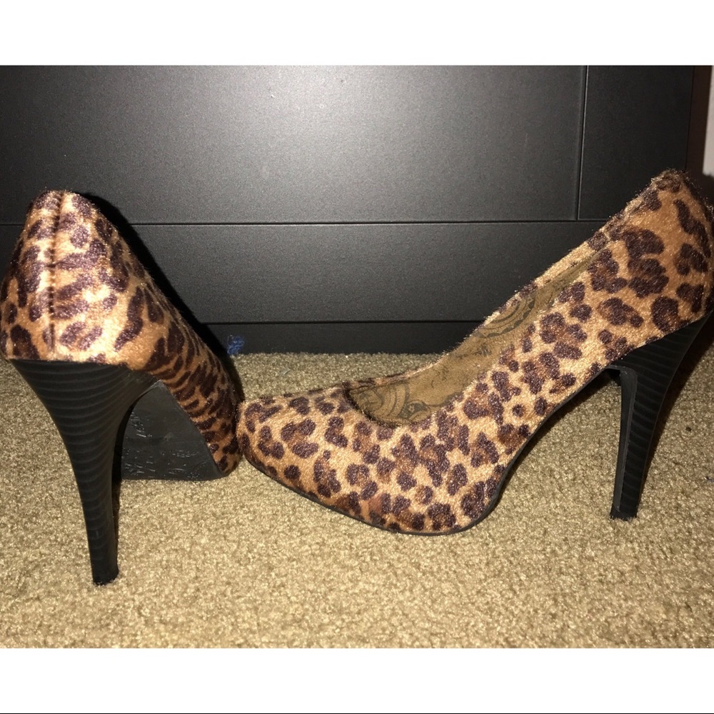 Dollhouse Women Cheetah Print Heels