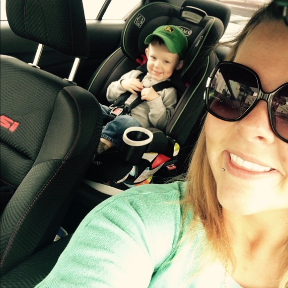 Meet your Posher, Allison - Picture 2 of 8