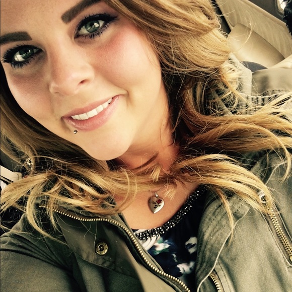 Meet your Posher, Allison - Picture 5 of 8