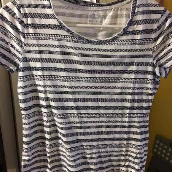 Old Navy Relaxed Tee - Picture 1 of 1