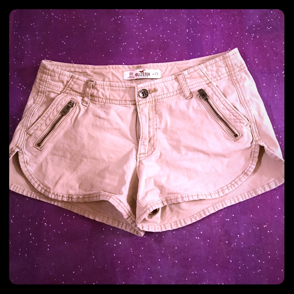 Hollister khaki shorts 00