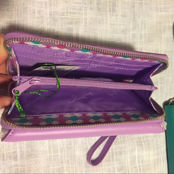 PRICE DROP! NWT Vera Bradley Ultimate wristlet - Picture 3 of 7