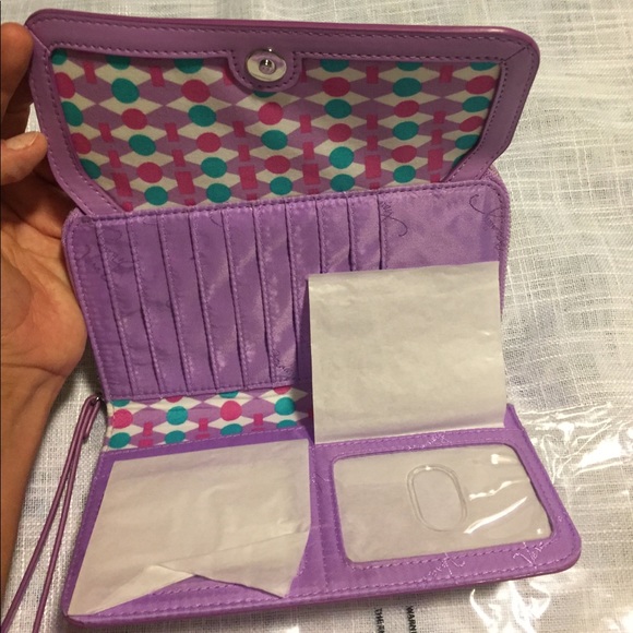 PRICE DROP! NWT Vera Bradley Ultimate wristlet - Picture 2 of 7