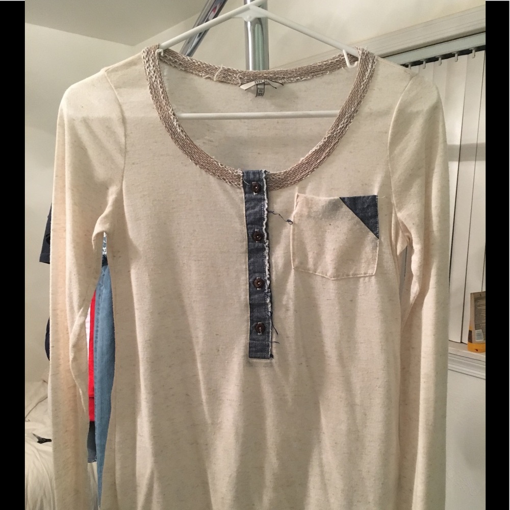 Scoop neck shirt