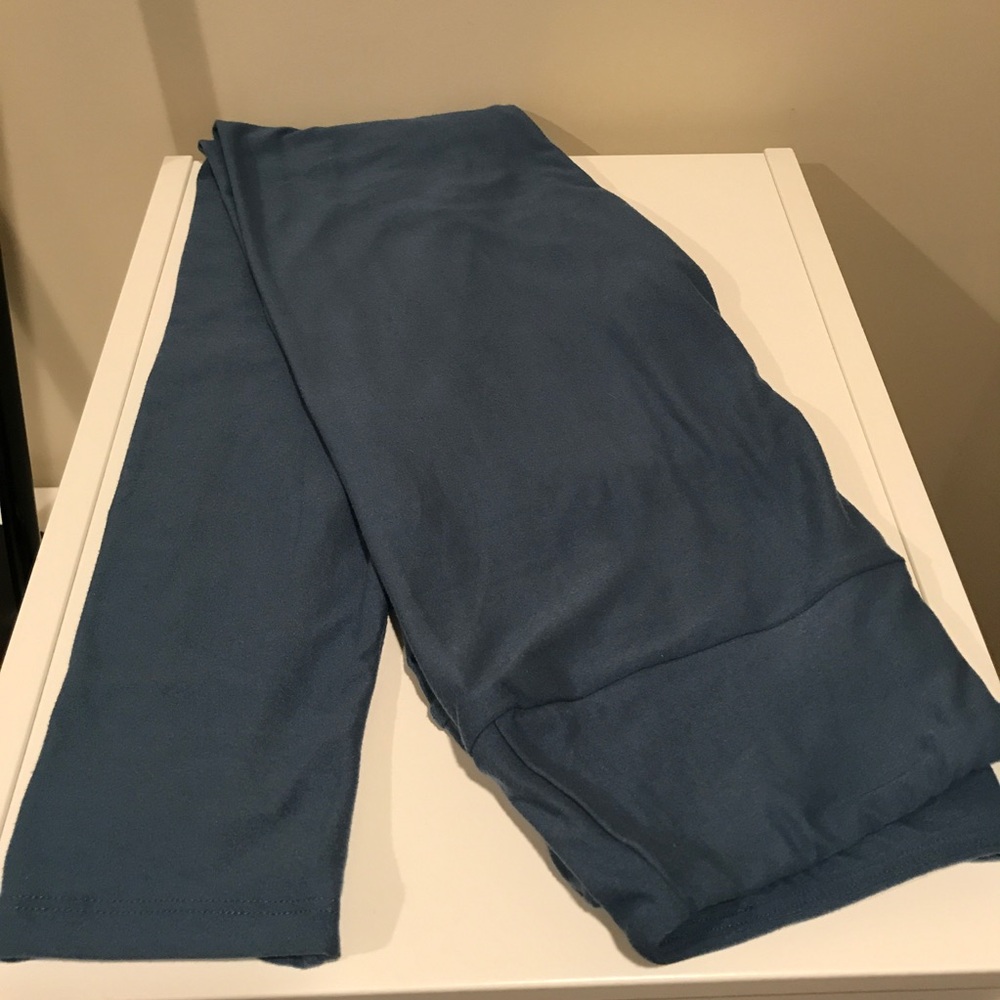 LULAROE DENIM BLUE CHAMBRAY SOLID OS Leggings RARE