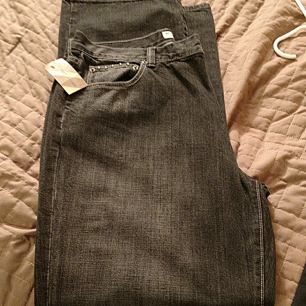 DKNY Jeans (BRAND NEW!!!)