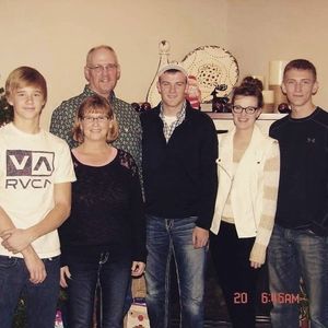 Meet your Posher, Dustin