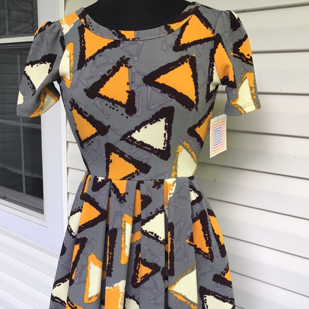 BNWT LuLaRoe Amelia - XXS