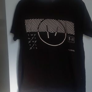 Twenty one pilots shirt