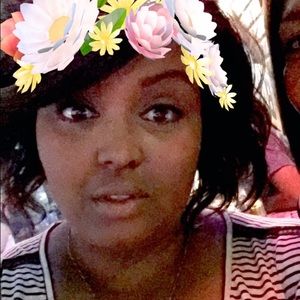 Meet your Posher, Tia