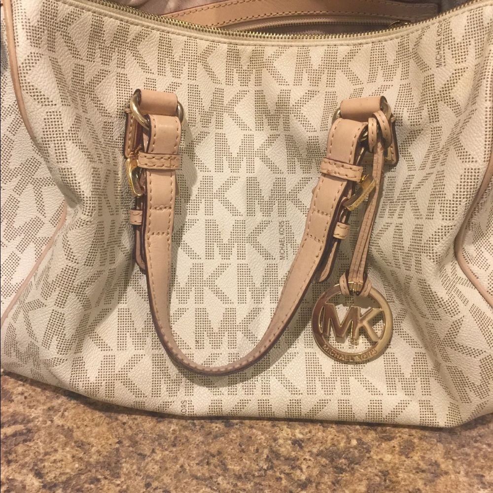 Michael kors purse